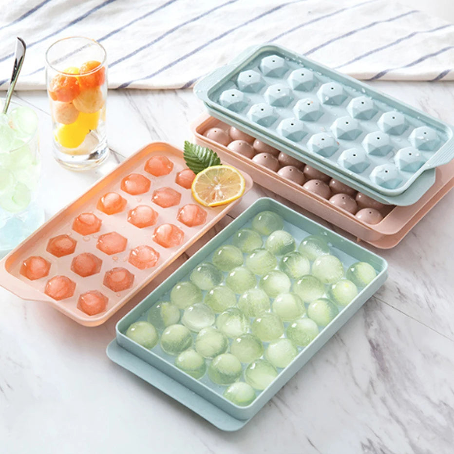 3D Round Ice Cube Tray with Plastic Lid