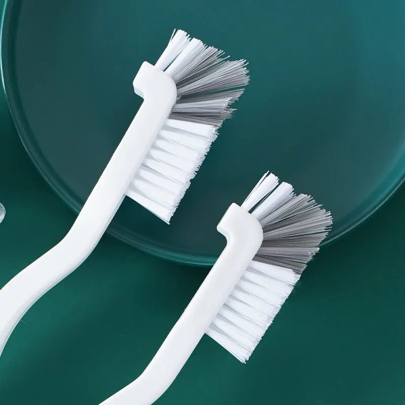 Sink cleaning brush with long handle